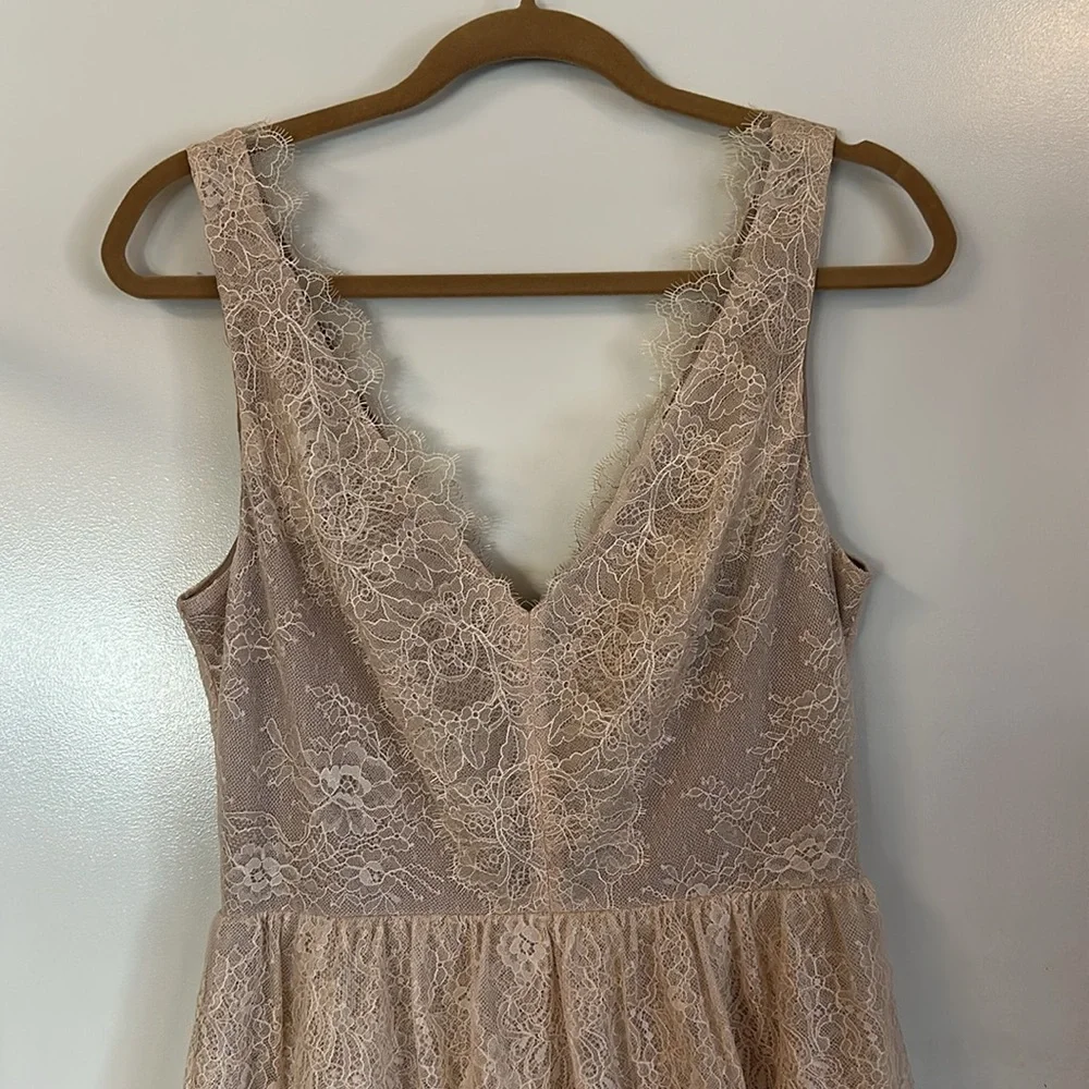 New! Gorgeous lace dress - Picture 2 of 8